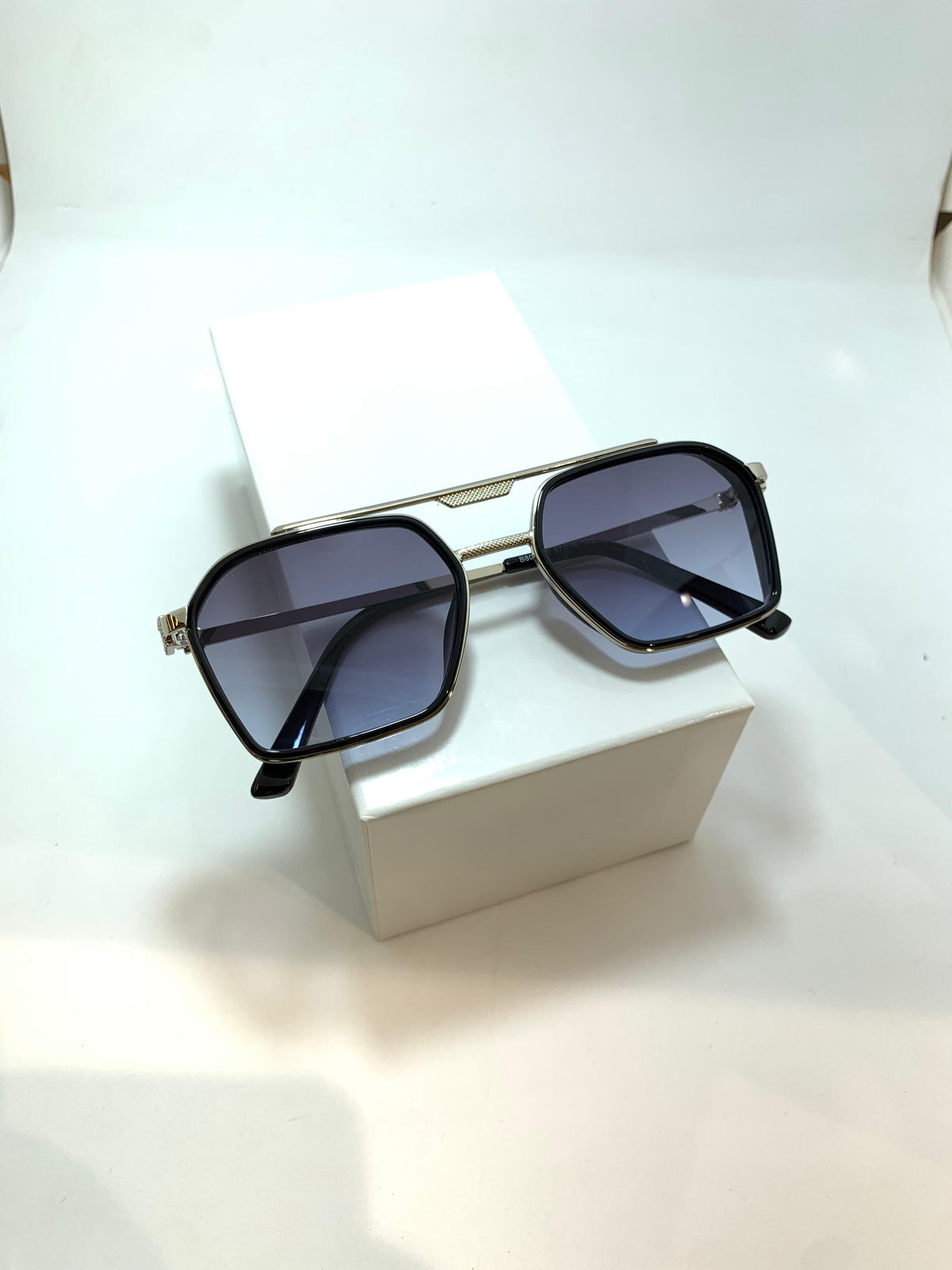 BLACK SILVER SUNGLASSES