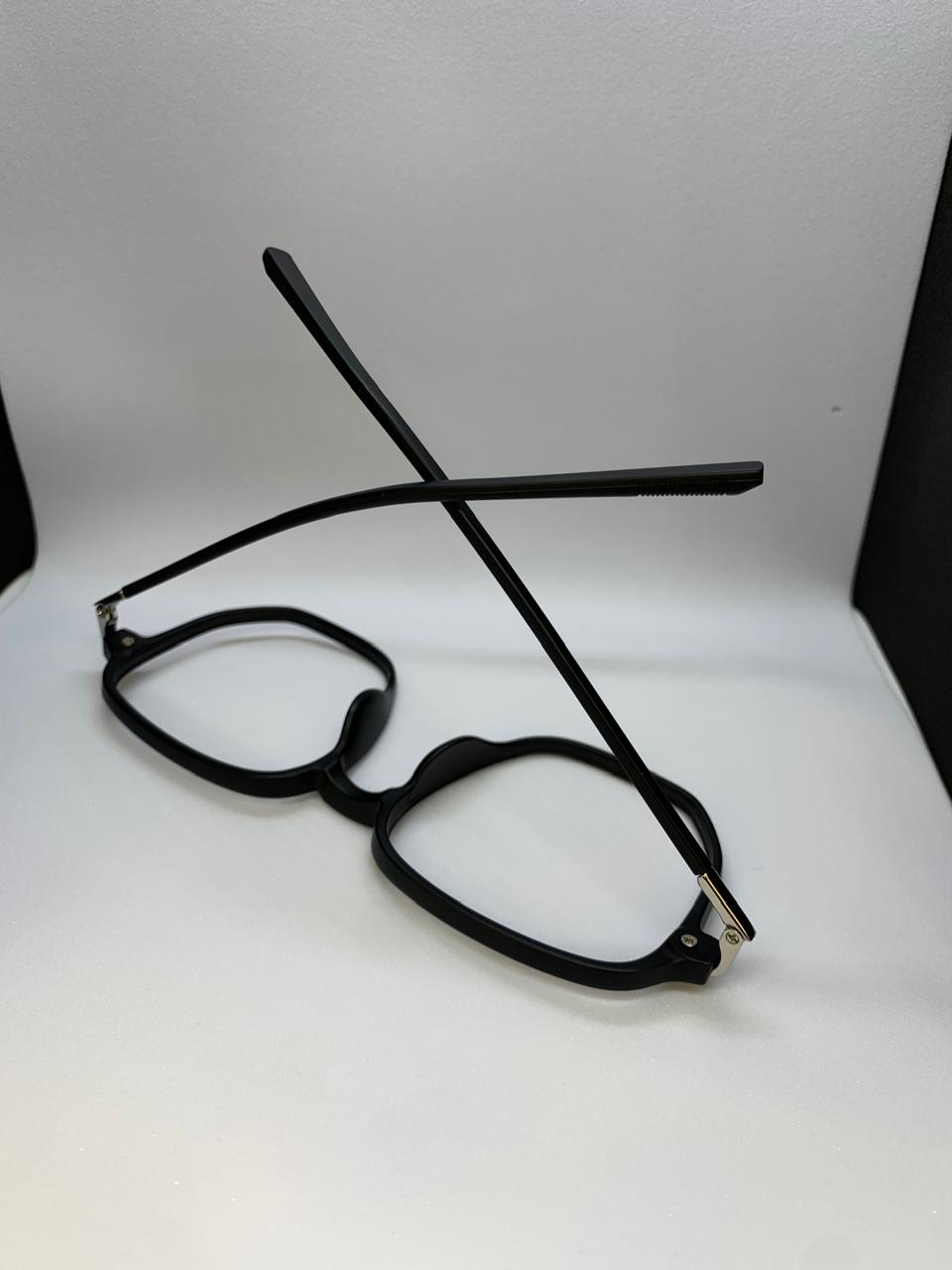 LEO ULTIMA BLACK