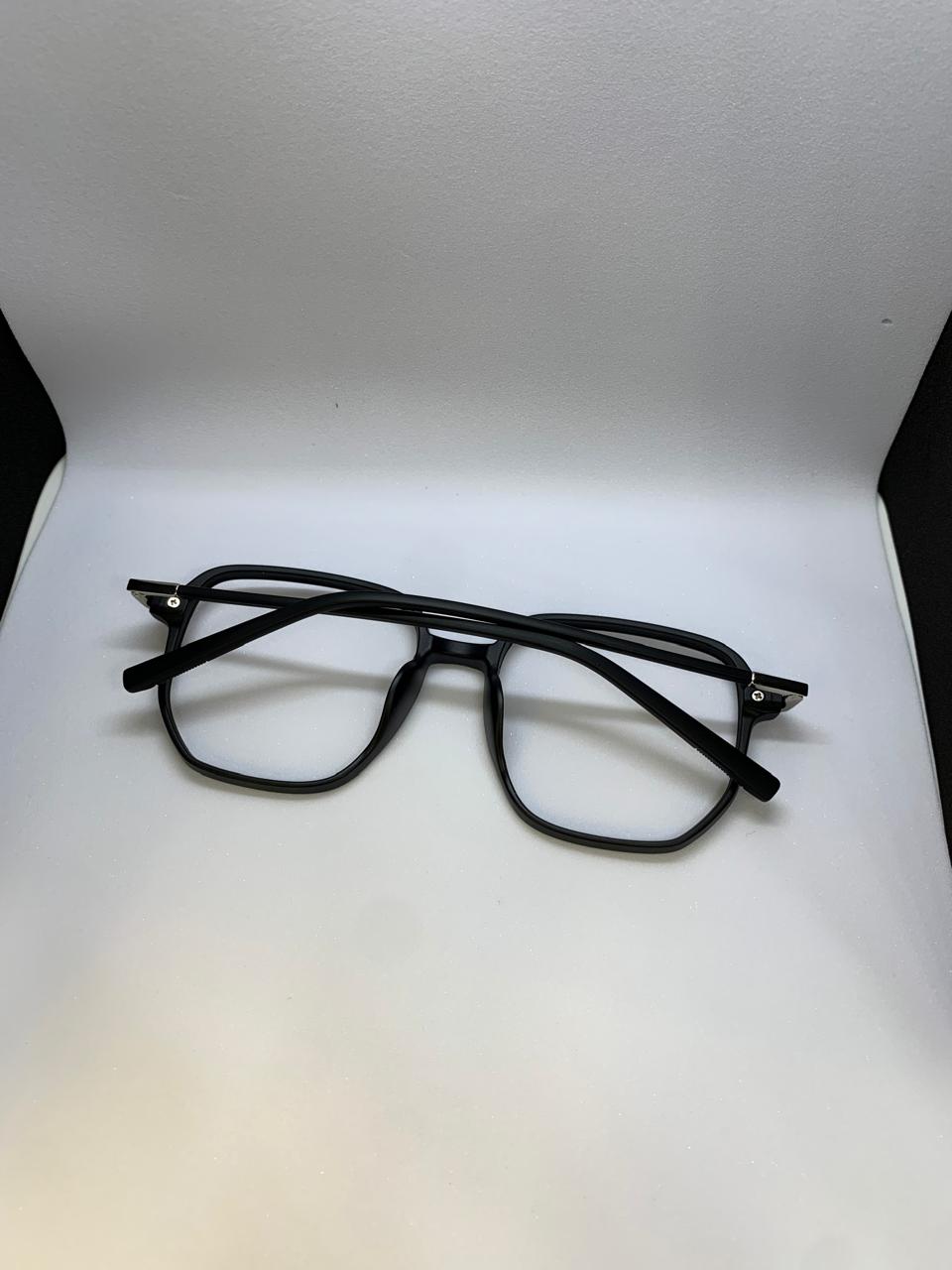 LEO ULTIMA BLACK